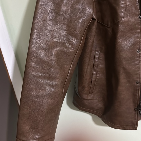 Levi Brown Coat - Picture 4 of 7